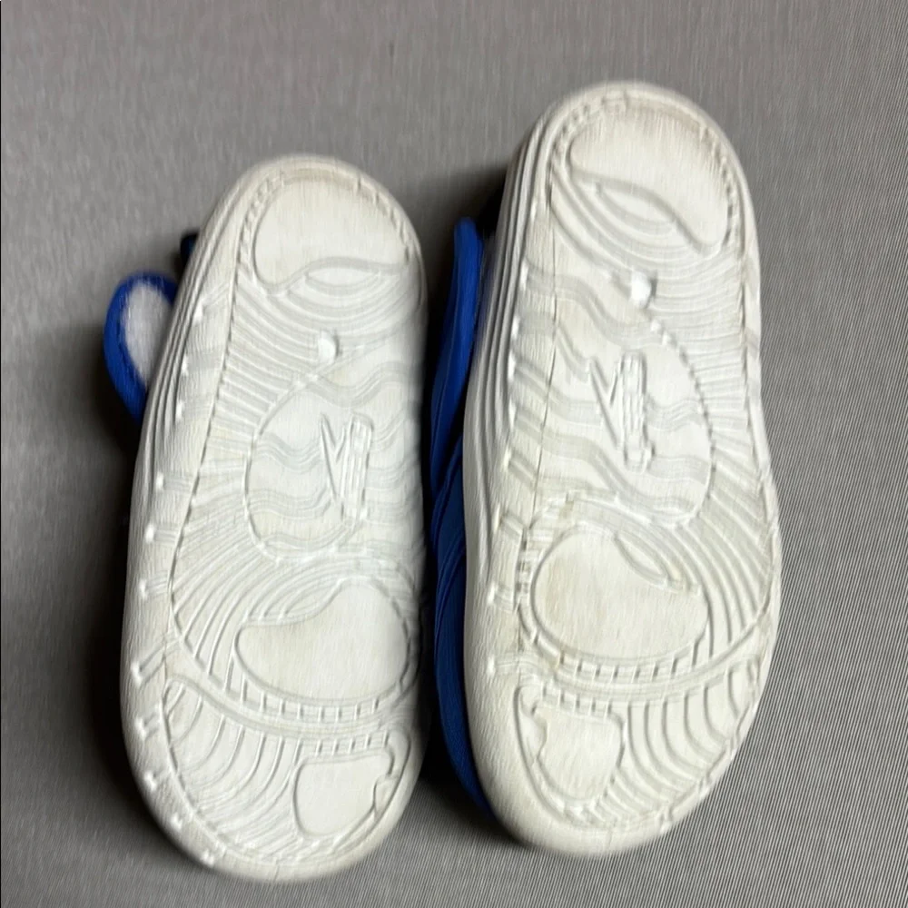 Speedo Blue and Orange Water Shoes with Textured Grip